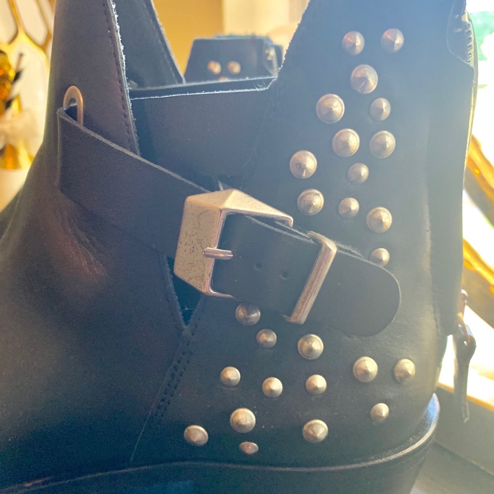 Zara Spike/Studded Ankle Bootie. Black 41 Leather - image 5